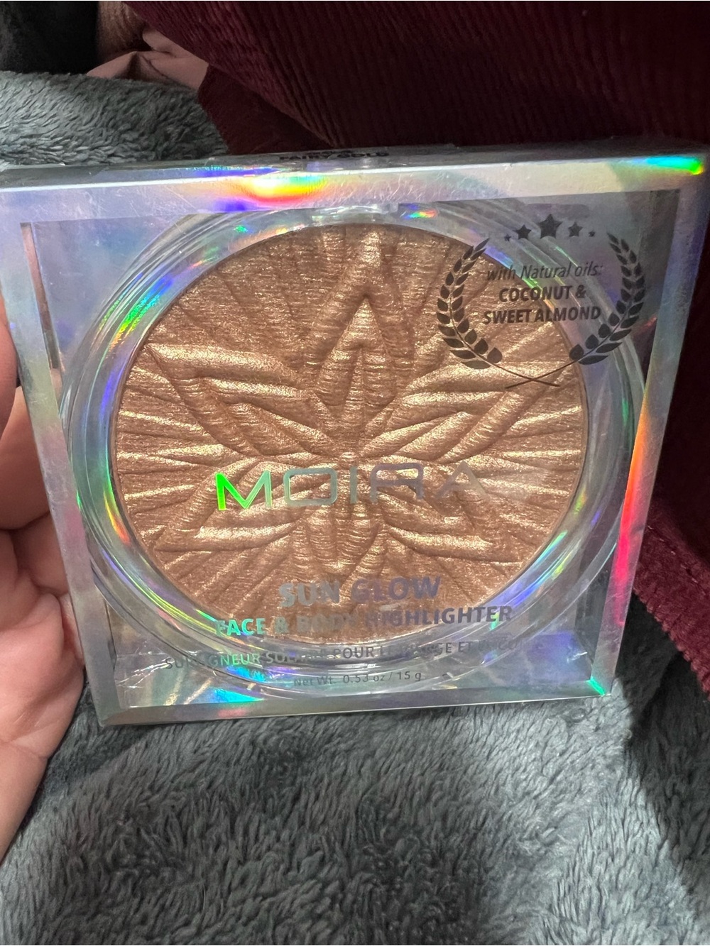 Moira sun glow face and body highlighter in the shade Fairly Gold